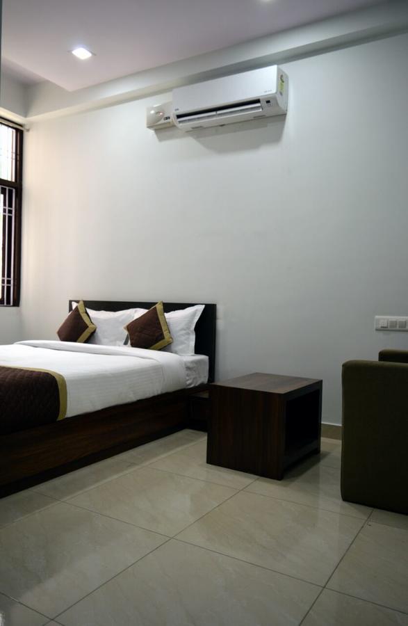 Oyo 6697 Hotel Green Lemon Джайпур Екстериор снимка