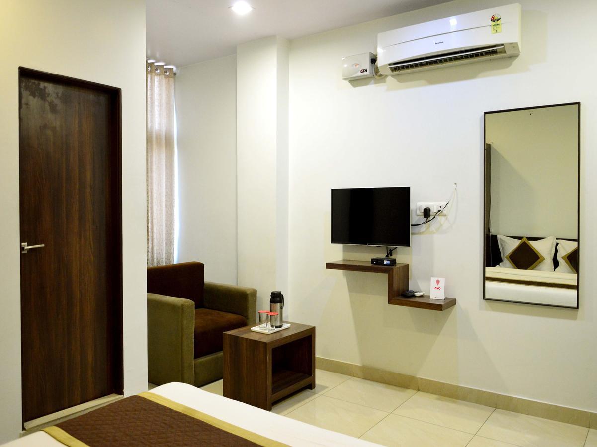 Oyo 6697 Hotel Green Lemon Джайпур Екстериор снимка